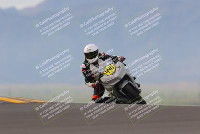 media/Sep-11-2022-SoCal Trackdays (Sun) [[81b7e951af]]/Turn 9 (930am)/